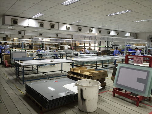 青白江浴室柜镜工厂探访 欧盛建材的精工品质与建筑材料新视角